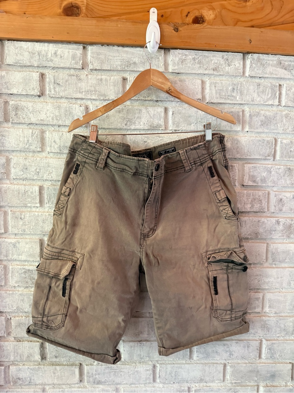 Buckle Men's Cargo Shorts in Khaki Brown